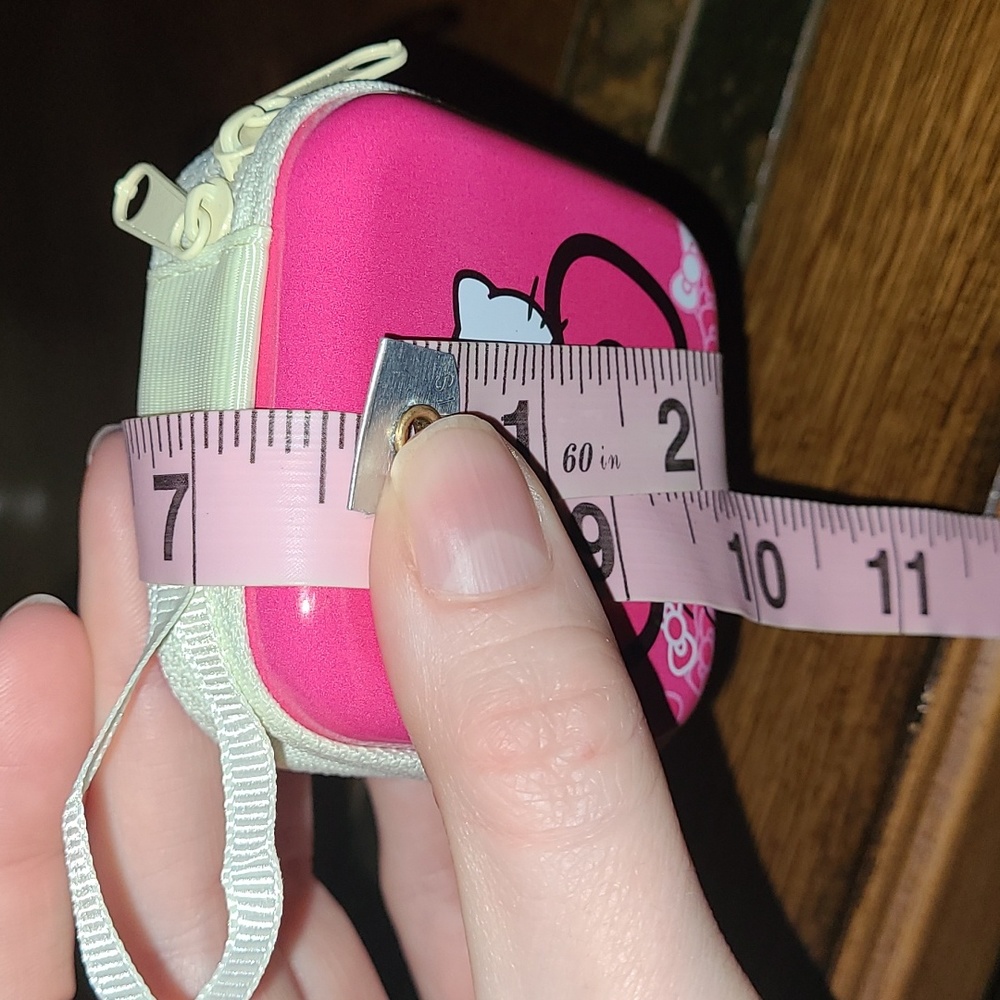 Hello Kitty Earbud Hard Case - Picture 12 of 15